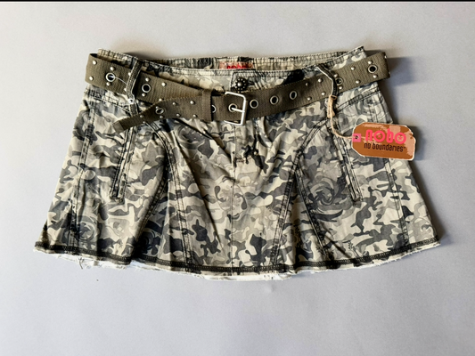 Photo of y2k camo mini skirt with original tags still attached 