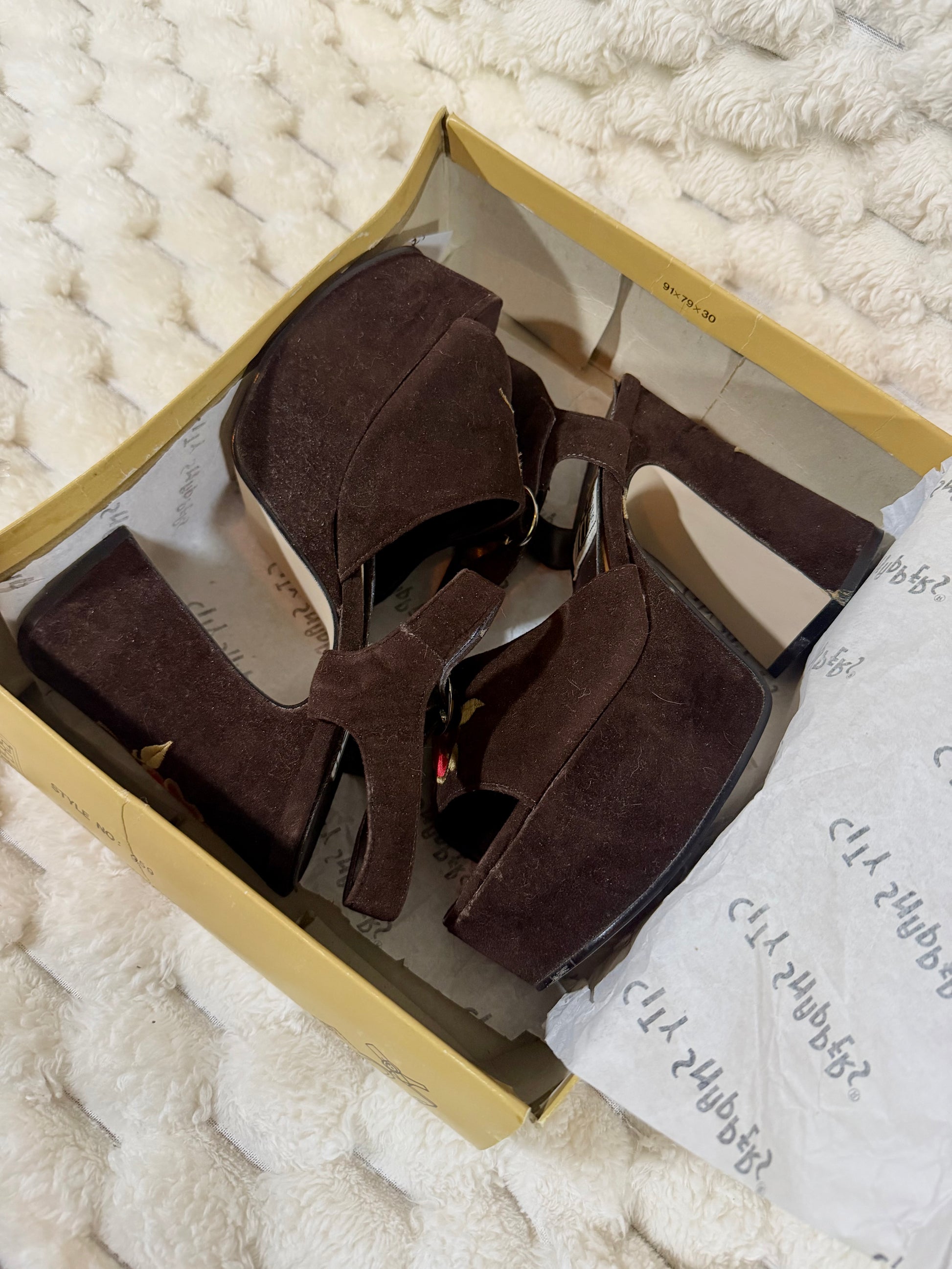 Vintage City Snappers brown platform sandals in original box with embroidered rose details.