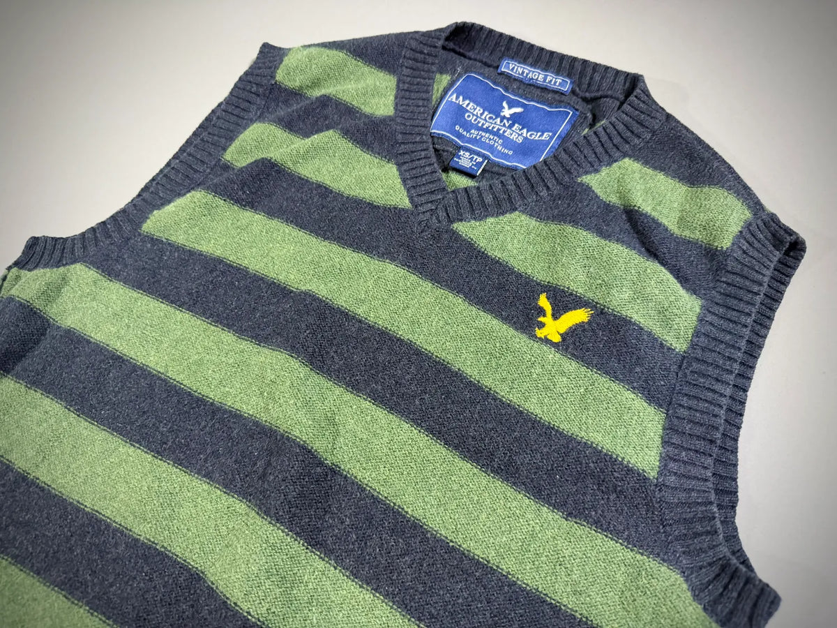 VTG American Eagle Sweater Vest - 2000s Rugby Style Prep (Men’s XS)