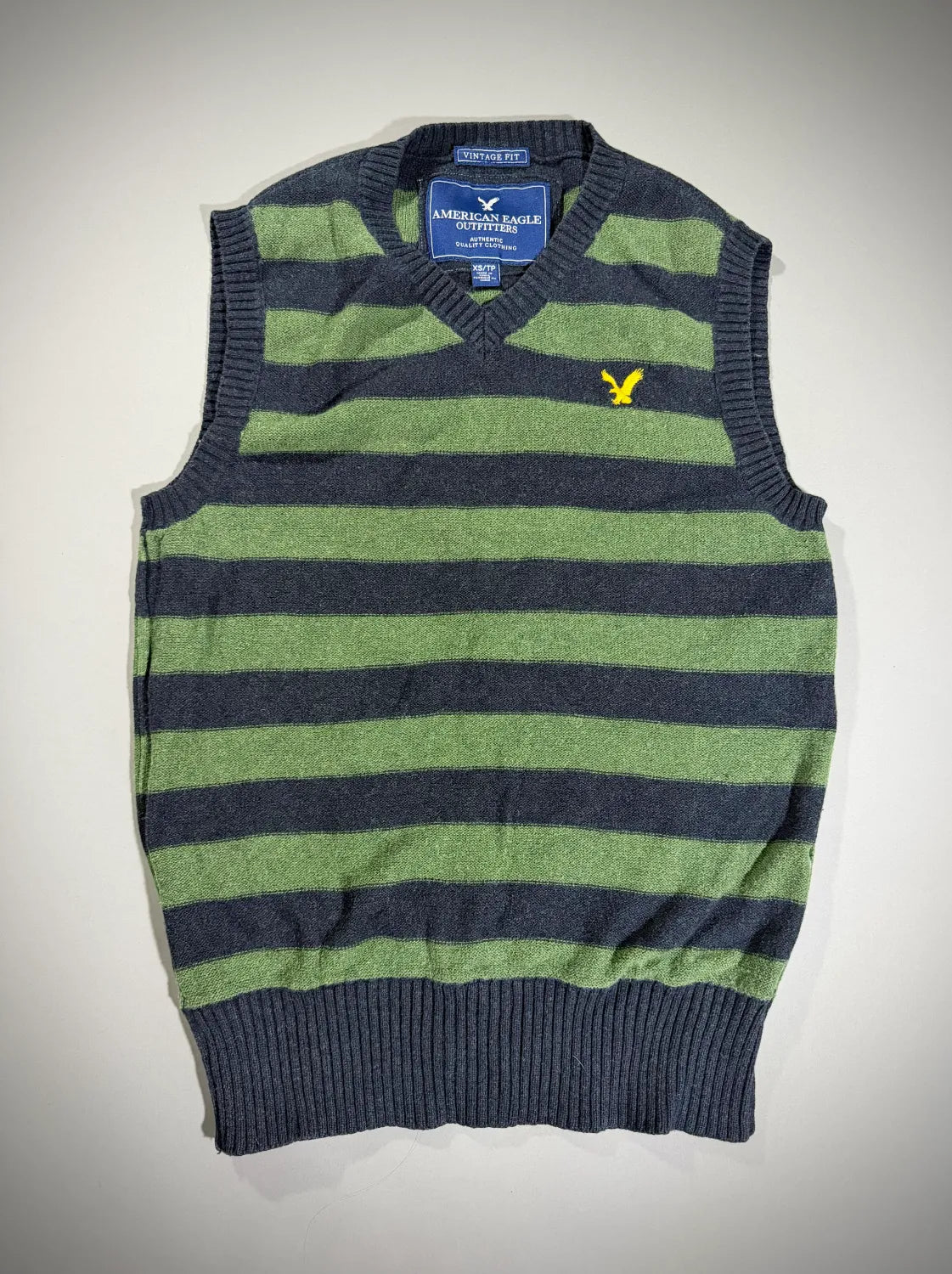 VTG American Eagle Sweater Vest - 2000s Rugby Style Prep (Men’s XS)