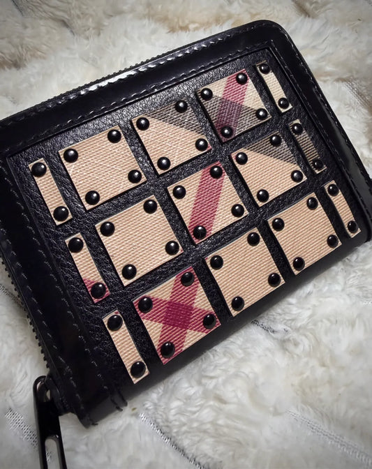🏆VTG - RARE - NWT🏆 ‘08 Burberry Studded Wallet - Warrior Collection