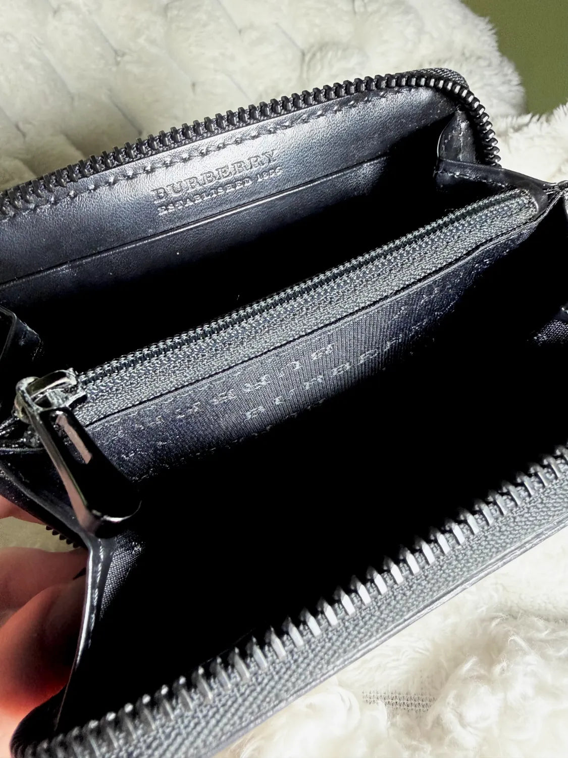 🏆VTG - RARE - NWT🏆 ‘08 Burberry Studded Wallet - Warrior Collection