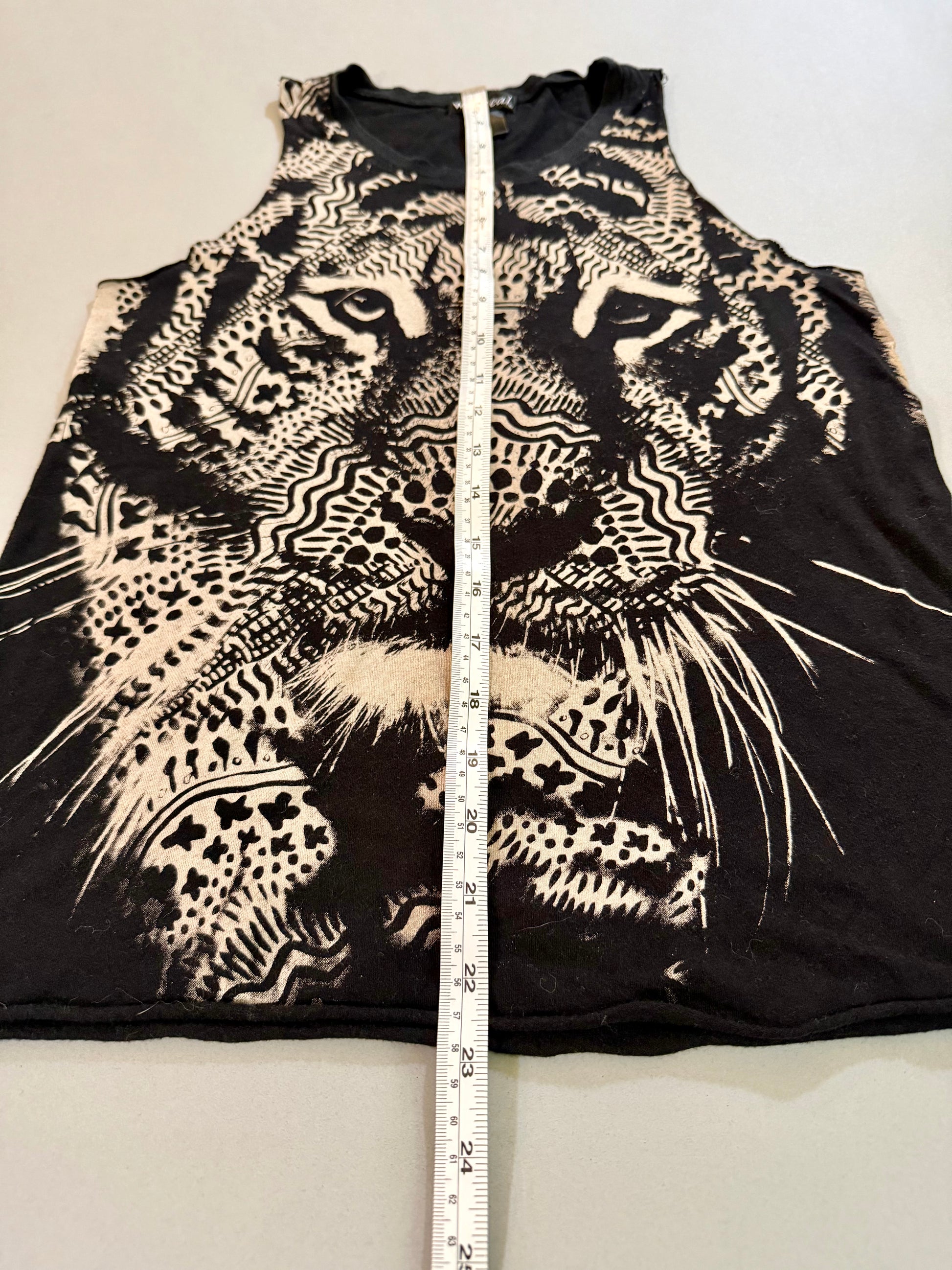 Length measurement shown on the early 2010s Wet Seal graphic tank top.
