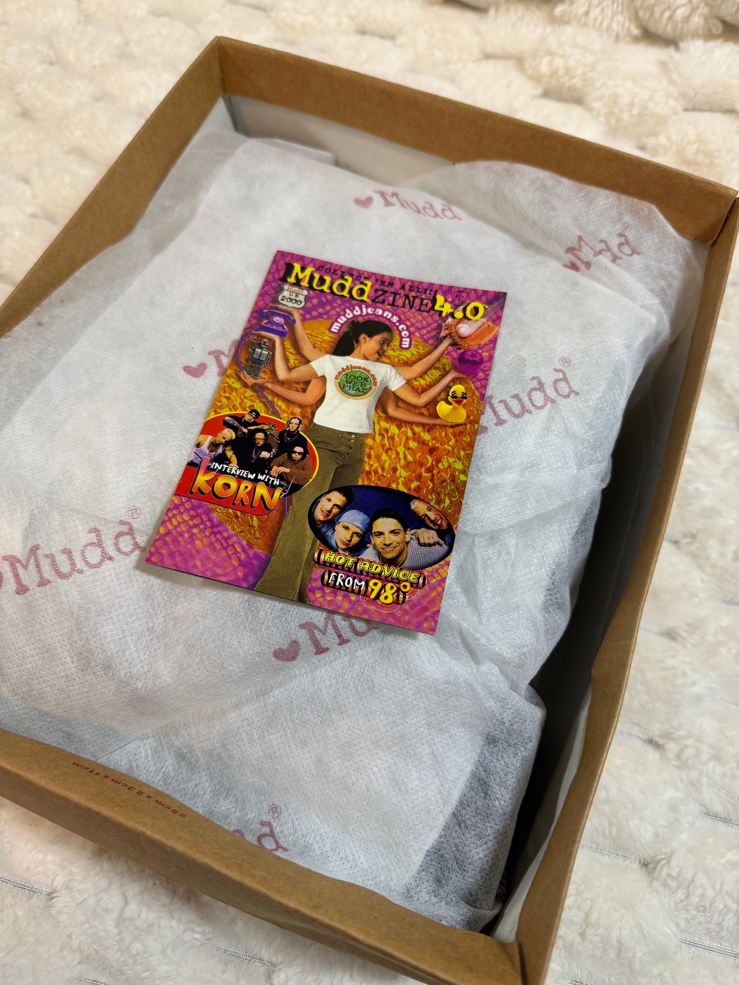 Deadstock Mudd shoes with original box and mini zine by including interview with Korn band 