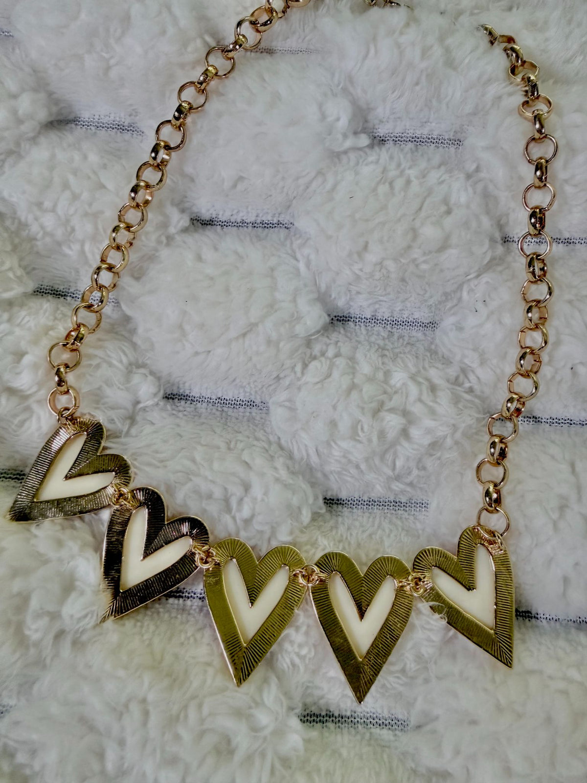 I.N.C. Chunky Heart Statement Collar - Bubblegum Coquette Jewelry (21-24 in.)