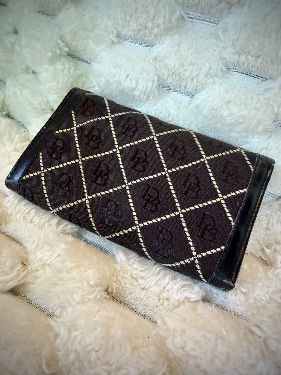 VTG Dooney & Bourke Signature Monogram Wallet - Y2K Luxury Archive